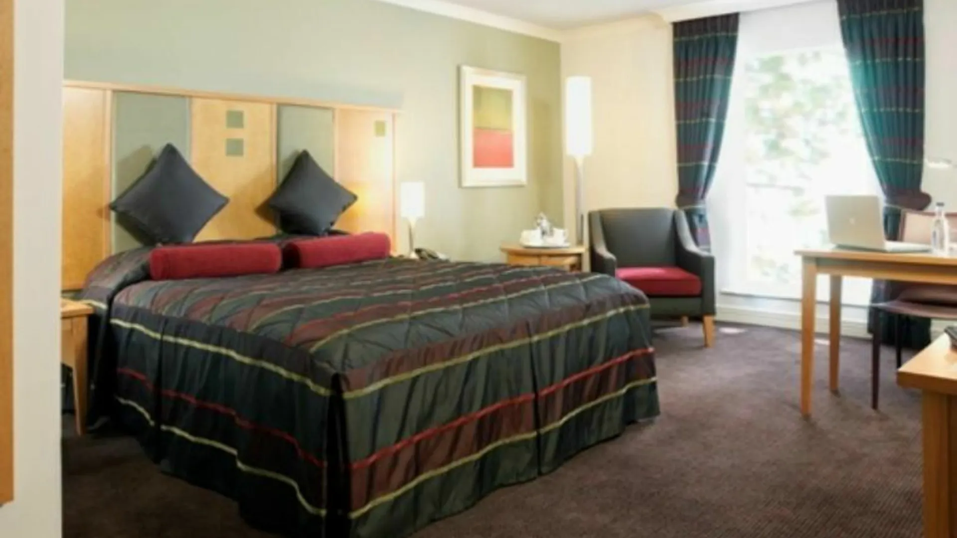 Eastwood Hall 4*, Eastwood (Nottinghamshire)